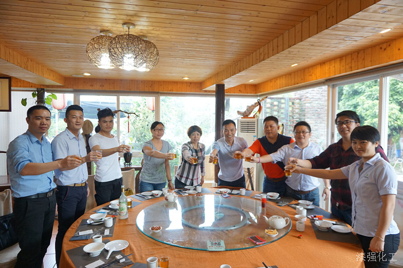 漆強化工張文的學(xué)習(xí)同學(xué)朋友（水印）.jpg
